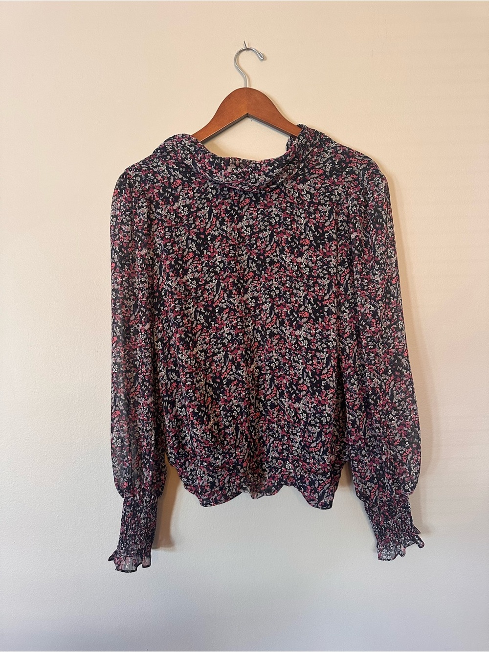 Evereve Black Floral Ruffle-Neck Long Sleeve Blouse